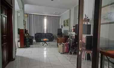 Rumah Mewah 3 Lantai Residen Sudirman Pusat Kota Grand City, Ambengan