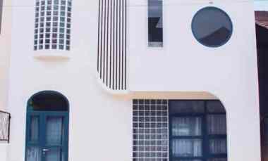 Rumah Modern Beach House dengan Swimming Pool di Resort Dago Pakar