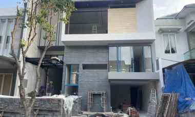 Dijual Rumah di Citraland Utama, Surabaya Baru Gress High Spec