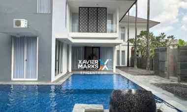 Dijual Rumah di Royal Residence Wiyung Ada Private Pool
