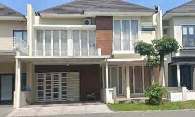 Rumah 2 Lantai Carport Luas 2 Mobil di Royal Residence Surabaya Barat