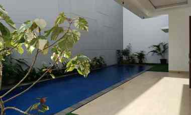 Rumah Taman Duren Sawit 2 Lantai, LT 410 m2, Kolam Renang, Bagus, Jal