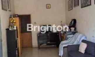 Buyer Only, Rungkut Asri, Rumah Hitung Tanah dan Lokasi Strategis