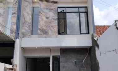 Rumah Baru Siap Huni Rungkut Mapan, Selangkah dari Raya MERR, UPN