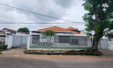 Rumah Strategis Pusat Kota Jalan Sam Ratulangi Surabaya dekat Darmo