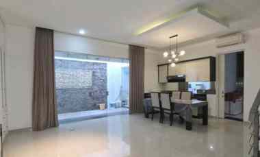 dijual rumah san diego pakuwon city
