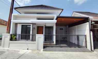 Rumah Baru Mewah di Saren Wedomartani Utara Budi Mulia Tajem