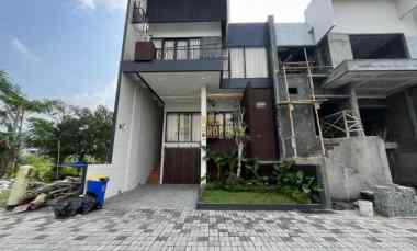 Villa Furnish Shm di Ngaglik View Sawah dan Gunung Merapi