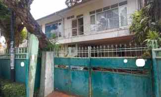 Rumah Hook 1960an Cocok Bangun Baru, 100 meter ke Gerbang Gbk