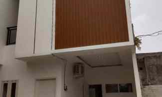 Rumah Dua Lantai di Kompleks Serua Bukit Indah dekat Tol Bsd