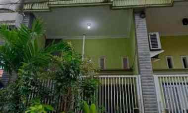 Rumah Setro 2 Lantai, 8mnt Menuju Kaza Mall, 15mnt ke Tunjungan Plaza