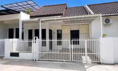 Dijual Murah Rumah dalam Komplek di Setu Cipayung Jaktim