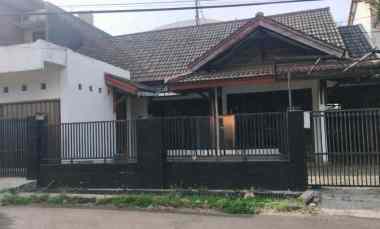 Dijual Rumah Siap Huni dengan Bangunan Multifungsi