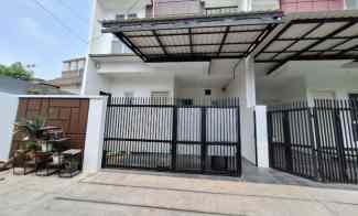 Rumah Dijual di Jatiwaringin
