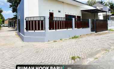 Rumah Hook di Sidomoyo, Godean km 7, Sleman 200 meter ke jl. Sidomoyo