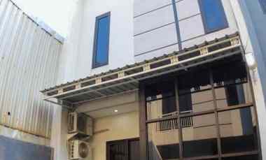 Rumah Semi Furnished Siap Huni Sidosermo dekat Plaza Marina, Jemursari