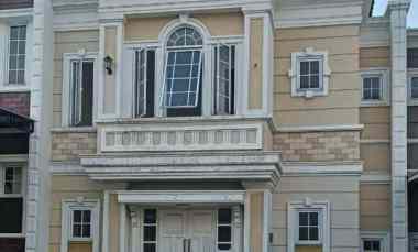 Rumah Mewah Dua Lantai di Cluster Paramount Village Smg