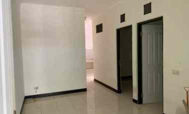 Rumah Siap Huni di Simpang Darmo Permai dekat Papaya, Petra, Mayjen Hr