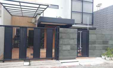 dijual rumah simpang darmo permai selatan