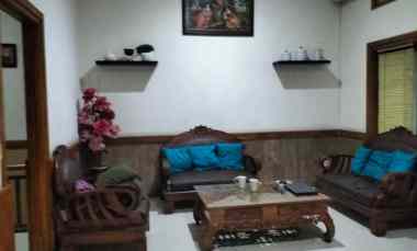Rumah Cantik Full Furnish di Bandung Ada Kolam Renang Bikin Betah-ysf