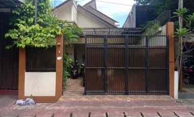 Dijual Rumah Cantik dan Mewah 2 Lantai 1/2 menit Alun Alun Purwokerto