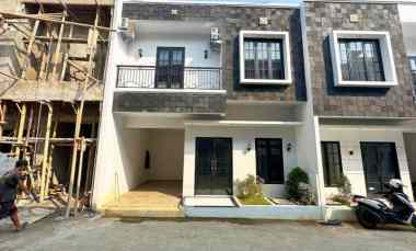 Rumah Cantik di Srengseng Sawah Jagakarsa dekat UI, Stasiun Pancasila