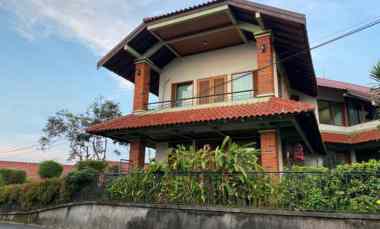 Rumah Mewah Siap Huni di Srondol Kulon Banyumanik Semarang dekat Kampu