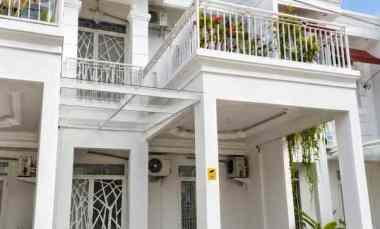 dijual rumah strayegis pondok kopi 78m carpor 1 mobil