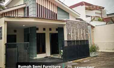 Dekat ke Pasar Gentan, jl. Kaliurang km 10 Rumah Baru 3 Kamar
