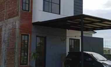 Rumah Mewah Design Ala Eropa 2 Lantai Free Kanopi di Sukun