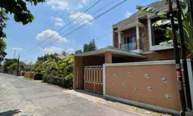 Rumah dekat Pasar Cebongan Ada Kolam Renang di Mlati Sumberadi Sleman