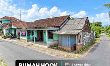 Tanah Hook Bonus Bangunan Rumah 4 Kamar di Sleman Timur 950 meter ke