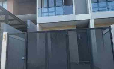 Rumah Baru Minimalis Sutorejo Utara Surabaya Timur Row Jalan 3 Mobil