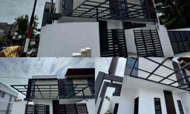 Rumah Sutorejo, Tingkat 2, Hook, Row Jalan 4 Mobil, Hadap Barat