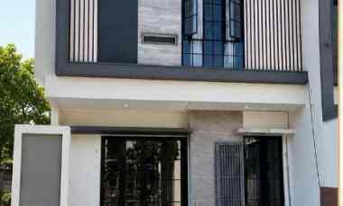 dijual rumah sutorejo