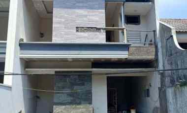 Rumah Sutorejo Selatan hanya Selangkah ke Raya Mulyosari, Superindo, G