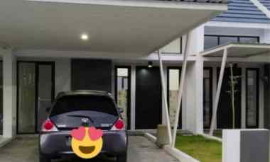 Rumah Lokasi Taman Sidoarjo Lebar Jalan Row 11meter, Harga Nego