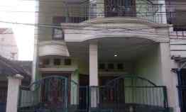 Darmo Indah Dua Lantai Siap Huni dekat Raya Satelit, Sukomanunggal