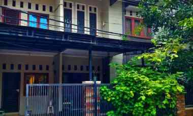 dijual rumah taman galaxy