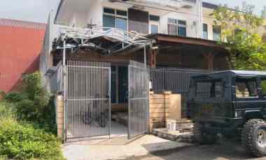 dijual rumah taman modern