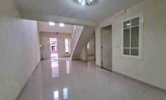 Rumah Pakuwon City Seberang Mall East Coast, Taman Mutiara Siap Huni