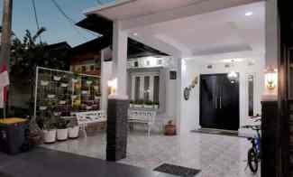 Rumah 2Lt, Hdp Utara, Semi Furnished, Perumahan Taman Mutiara, Ciledug