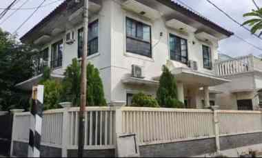 Jual Rumah Hook Bebas Banjir di Komplek Rawamangun