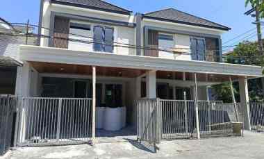 dijual rumah taman pondok indah
