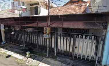 Rumah Taman Simolawang Baru Cocok untuk Usaha Cafe, Kos, Warung Makan