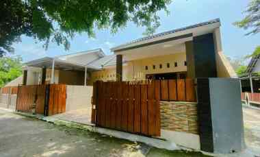 Rumah Baru Bangunan Luas di Kalasan Sleman Akses Sangat Mudah