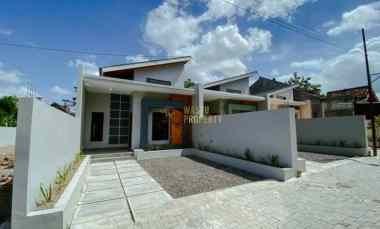 Rumah Siap Huni, Tanah Luas, 6 menit dari Rs Bhayangkara di Kalasan