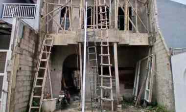 Luxury House With Private Pool di Tanah Baru Depok hanya 5 menit ke