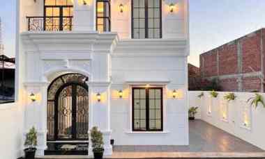 Dijual Rumah American Classic di Tanah Baru Kota Depok