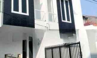 Brand New 2Lt, Hdp Utara, Nyaman dan Strategis di Tebet Barat dalam